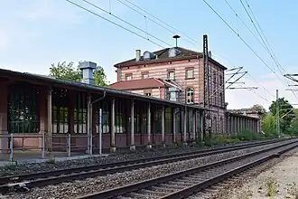 Empfangsgebäude, Gleisseite (2016)