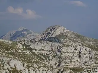 Besonders nach Osten zu fällt der Velež steil ab