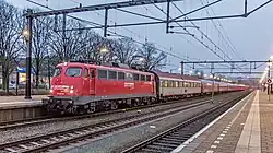 Ankunft des Alpen-Express in Venlo mit der BTE 110 491 an der Spitze.