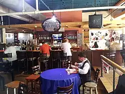 Barbereich zwischen den Spielen als Interviewbereich