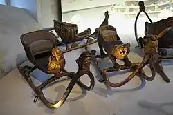 Schlitten in Form eines Leoparden