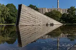 Blick von der Invalidenstraße auf den Mauerbrunnen