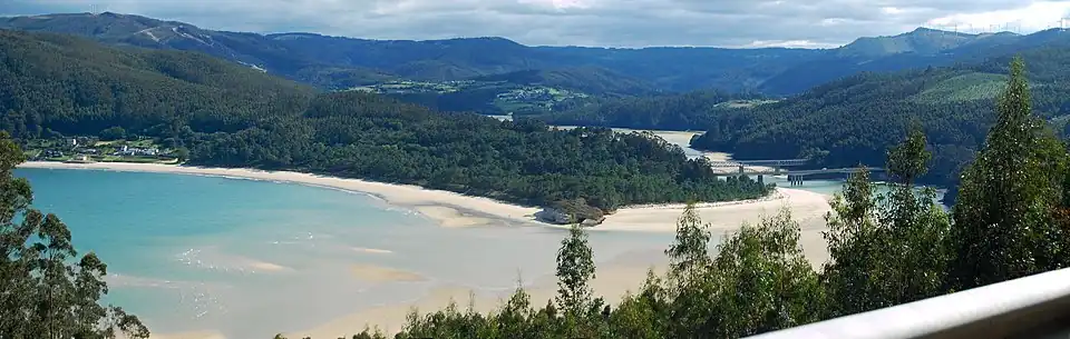 Blick auf die Mündung des Río Sor in die Ría del Barquero