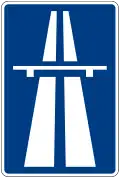 Verkehrszeichen für eine Autobahn mit blauer Beschilderung