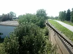 Blick von einem Wachturm auf die Außenmauer
