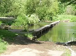 Plattenbrücke über den Tardoire