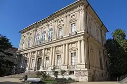 Fassade an der Via Nicolò Daste