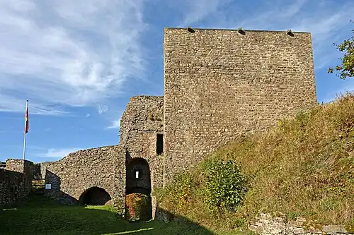 Westtor und Schildmauer