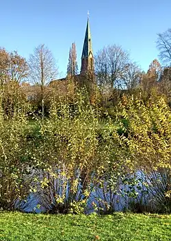 Visbeker Dorfpark Pastors Wisk unterhalb der St.-Vitus-Kirche
