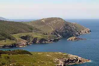 Blick auf einen Küstenabschnitt