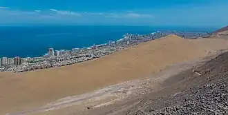 Blick auf Iquique und die „Drachen“-Düne