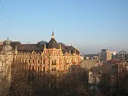 Gebäude mit Blick Richtung Majdan Nesaleschnosti