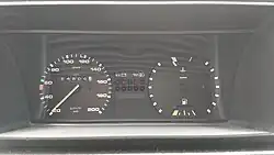 Tachoeinheit des C, gut zu sehen die fehlende Uhr sowie der fehlende Tageskilometerzähler