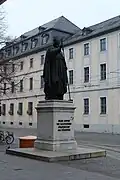 Statue des Julius Echter in Würzburg, gegenüber dem Juliusspital in der Juliuspromenade