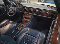 Armaturenbrett der Styling Garage mit Stereoanlage von Pioneer