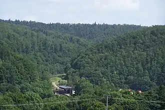 Blick zum Bahnhof Förtha, rechts der Klafterberg