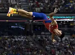 Vizeweltmeister Ernest John Obiena stellte seinen eigenen Asienrekord von 6,00 m ein