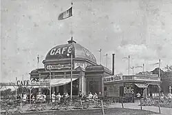 Café/Restaurant auf dem Ausstellungsgelände.