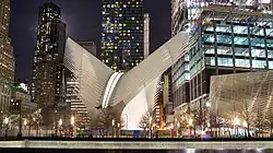 World Trade Center, New York (2016): Skulpturale Großform, die sich in Städtebau und Architektur vom orthogonalen Ordnungsraster der Umgebung löst Entwurf: Santiago Calatrava
