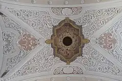 Deckenstuck im Langhaus, Heiliggeistloch