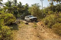 Die Fahrt zum Strand ist nur mit dem Geländewagen möglich