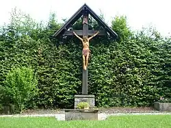 Holz-Wegekreuz am südwestl. Ortsausgang nach Hungenbach