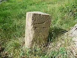 Denkmalgeschützter Wegweiser bei Calvörde an der Landstraße 24, Sachsen-Anhalt