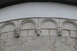 Konsolen an der Apsis