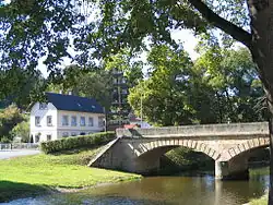 Weißer Main und Alte Mainbrücke in Lanzendorf