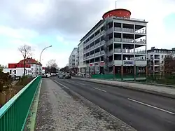 Nordostbereich der Wendenschloßstraße mit Brücke über den Stichkanal