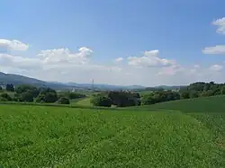 Trommgranit und Weschnitzpluton-Gebiete vom Gumpener Kreuz aus: links bis Mitte rechts die Tromm-Wachenberg-Kette, rechts im Hintergrund der Juhöhe-Hirschkopf-Gebirgszug