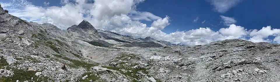 Blick von der Hochbrunnsulzen über den Westteil mit Schönfeldspitze