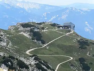 Osterfelderkopf mit Bergstation der Alpspitzbahn