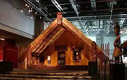 Te Hau-ki-Tūranga wharenui, Māori-Versammlungshaus im Museum