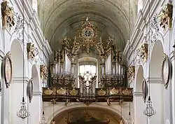 Blick auf die Orgel