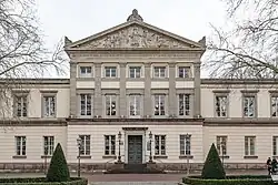 Mittelrisalit mit Haupteingang (2018)