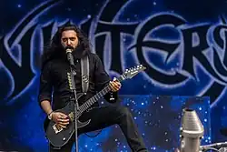 Gitarrist Asim Searah