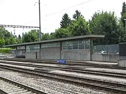 Nicht mehr genutzter Seitenperron der Wohlen-Meisterschwanden-Bahn