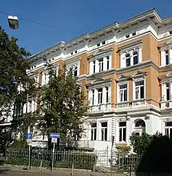 Contrescarpe 8 A–C