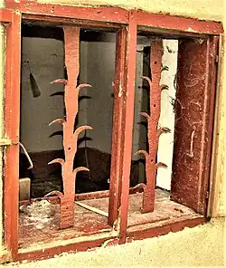 Wolfsgitter im Küchenfenster