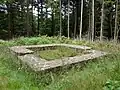 Wp 10/34, rekonstruiertes Fundament des Steinturms (Zustand Juli 2009)
