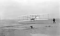 Orville fliegt in Kitty Hawk
