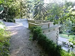 Plattform auf dem Denkmal