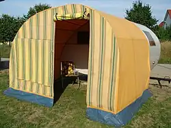 Würdig 301 (Dübener Ei) mit Vorzelt