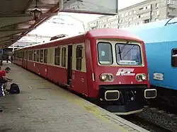 X 4520 (modernisierter X 4500) im Bahnhof București Nord
