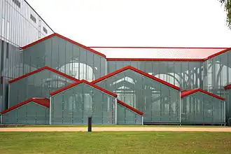 Der Thermenschutzbau