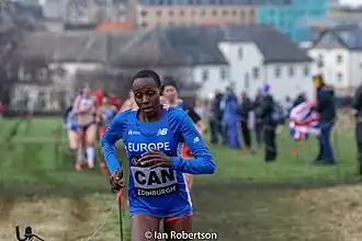 Yasemin Can bei einem Crosslauf im Jahr 2018
