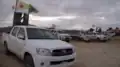 Toyota Hilux und weitere Wagen der YPG und der YPJ nahe Tabqa (9. April 2017)