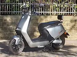 Yadea G5, 80 km Reichweite mit Panasonic-Akku, seit 2021[4]