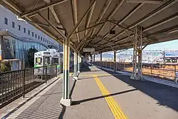 Bahnsteig der Yōrō-Linie im Bahnhof Ōgaki